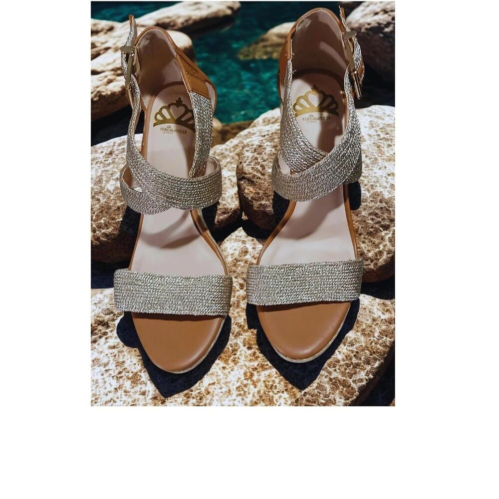 Unbranded Women's Gold and Tan Mules